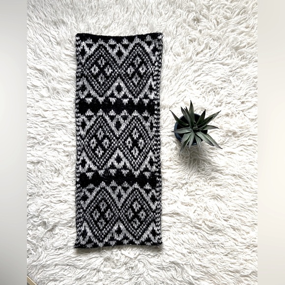 Ardene Print Infinity Scarf - Picture 1 of 2